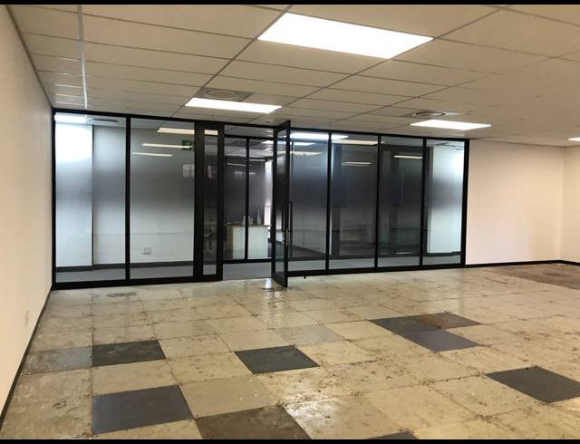 141M² OFFICE TO LET IN SANDHURST